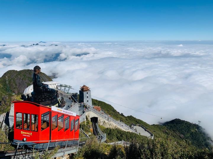 Tàu hỏa leo núi Mường Hoa mang lại cảm giác chân thật về vẻ đẹp Sapa mộng mơ